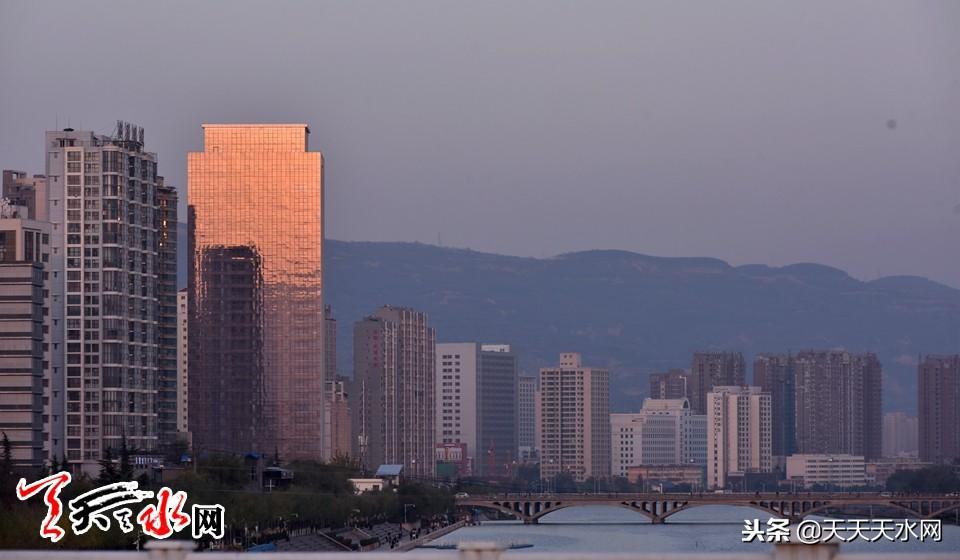 轮回乐园最新，自然美景探险之旅，探寻内心平和的旅程