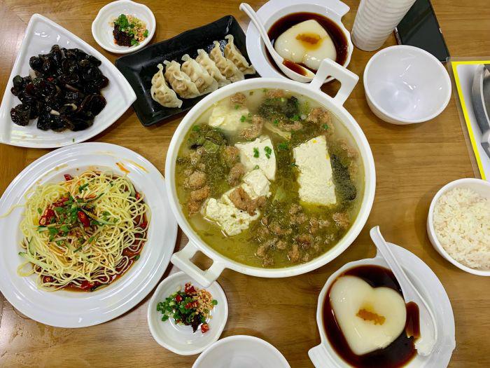 今日大豆油价格行情及小巷美食探秘